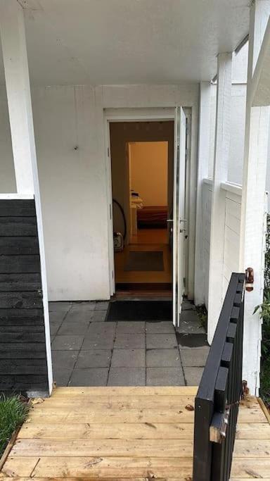 2 Bedroom Apartment Near The Sea Тисвилделейе Екстериор снимка